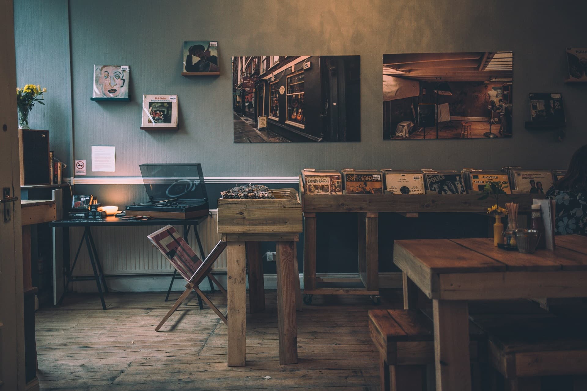 Coffee shop full HD wallpaper