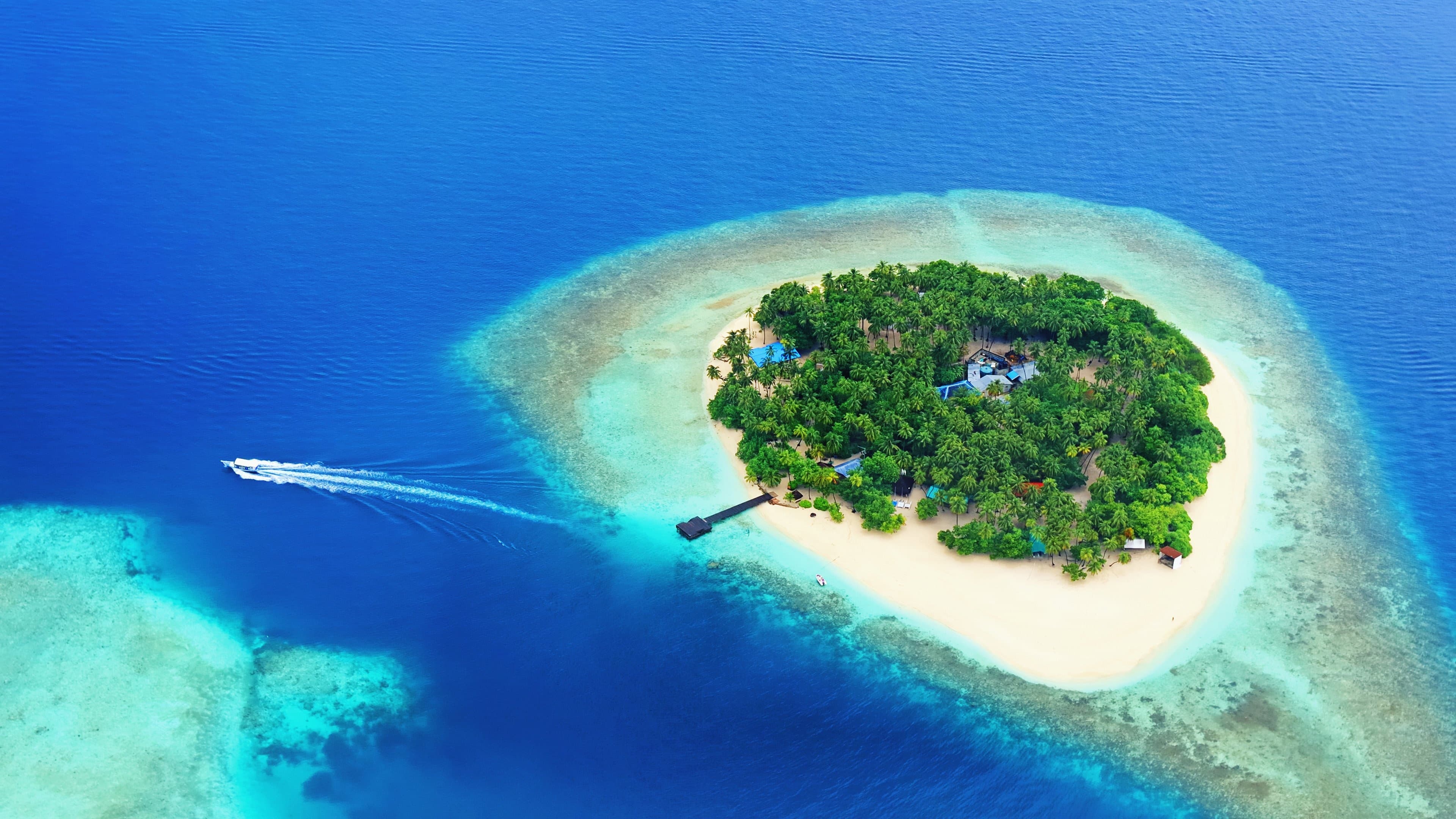 Island aerial photography 4K wallpaper
