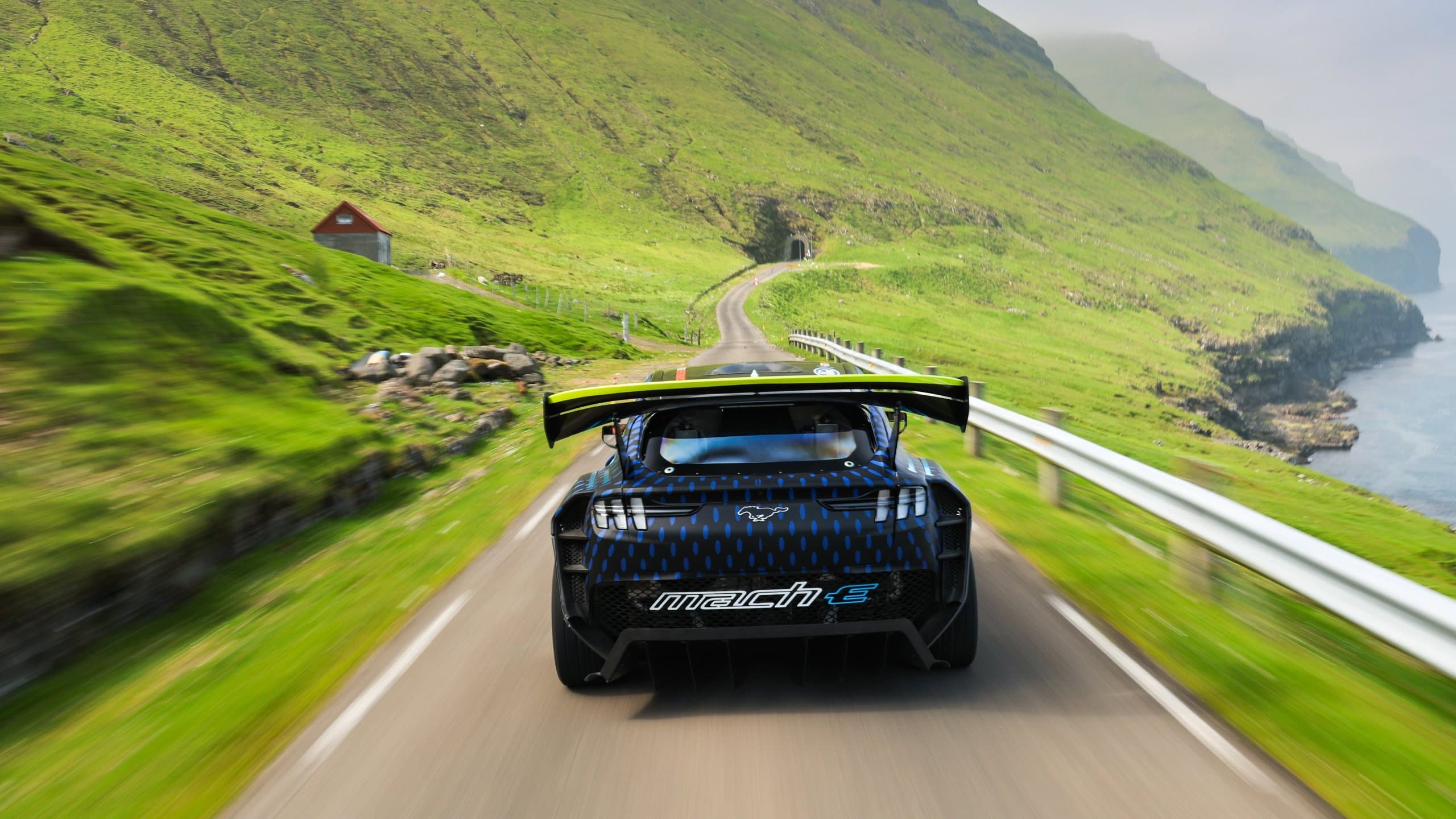 Supercar racing wallpaper in 2560x1440 resolution