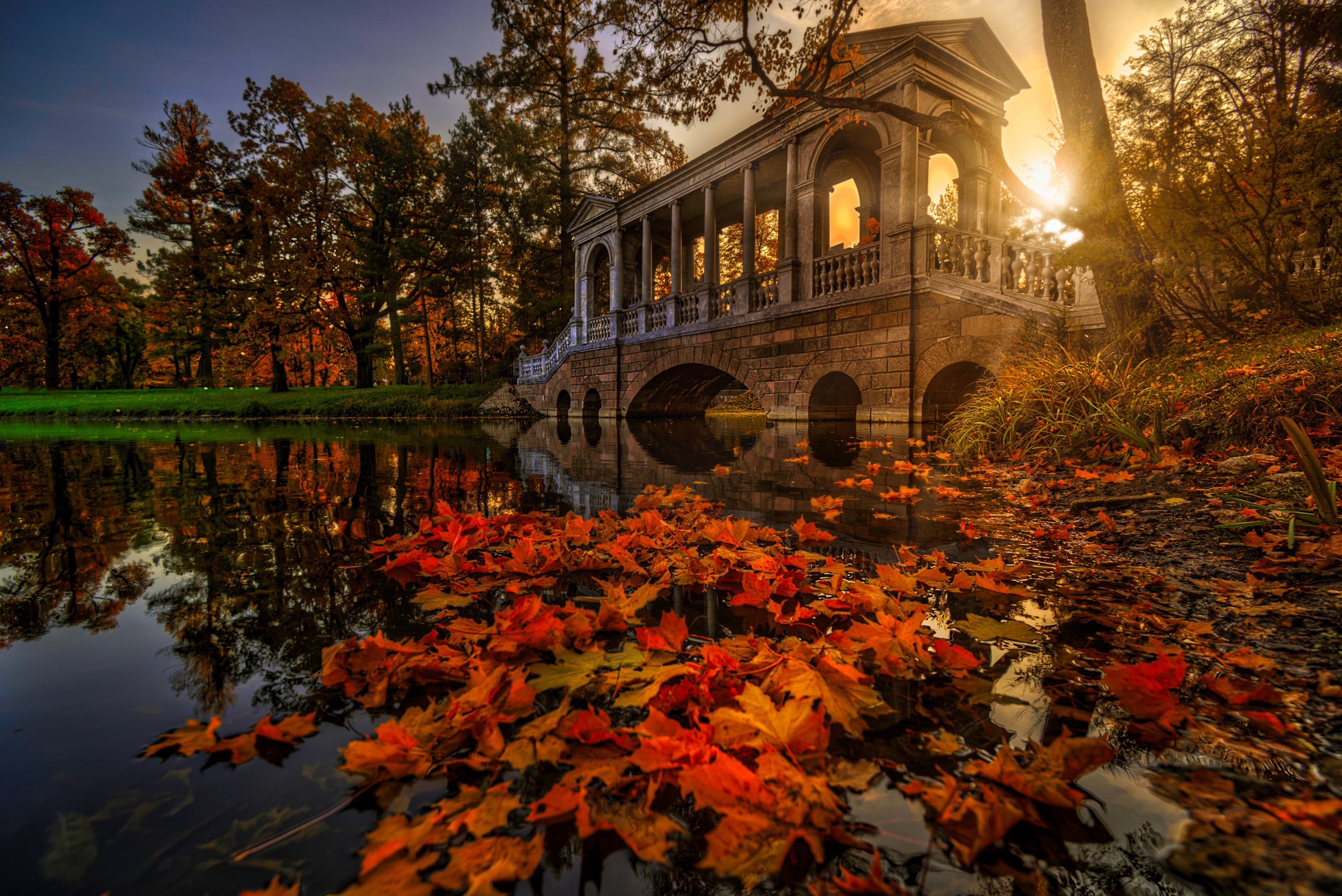 Autumn classic architecture and leaves wallpaper